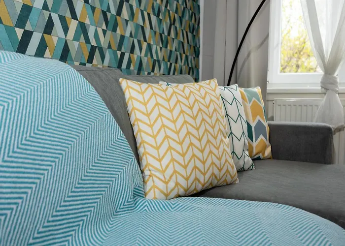 Turquoise Inspired Deluxe Centrally Located Apartment *